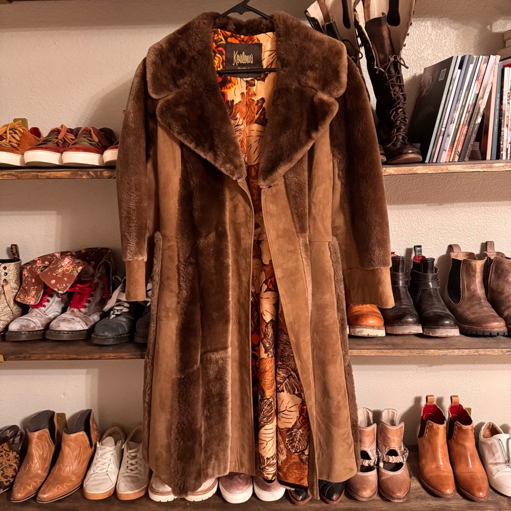 1960’s Vintage Koslow’s fur coat - Picture 2 of 16
